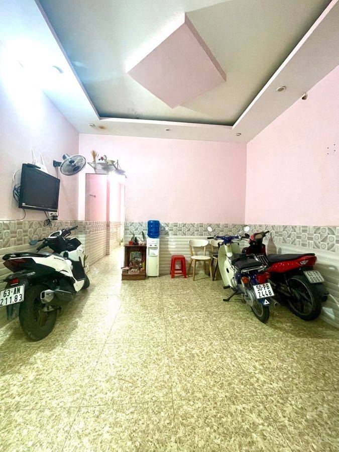 Bán nhà Văn Cao, Tân Phú, nở hậu nhẹ, sát hẻm xe hơi tránh, 4x14m, giá 4,69 tỷ